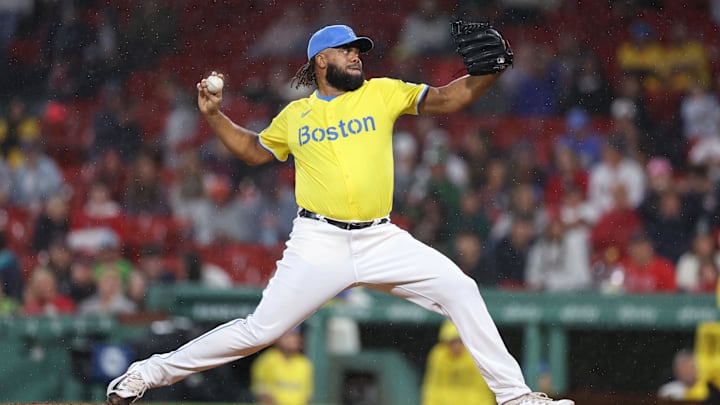 Sep 7, 2024; Boston, Massachusetts, USA; Boston Red Sox relief pitcher Kenley Jansen (74) delivers a pitch during the ninth inning against the Chicago White Sox at Fenway Park. Mandatory Credit: Paul Rutherford-Imagn Images Sep 7, 2024; Boston, Massachusetts, USA; Boston Red Sox relief pitcher Kenley Jansen (74) delivers a pitch during the ninth inning against the Chicago White Sox at Fenway Park. Mandatory Credit: Paul Rutherford-Imagn Images