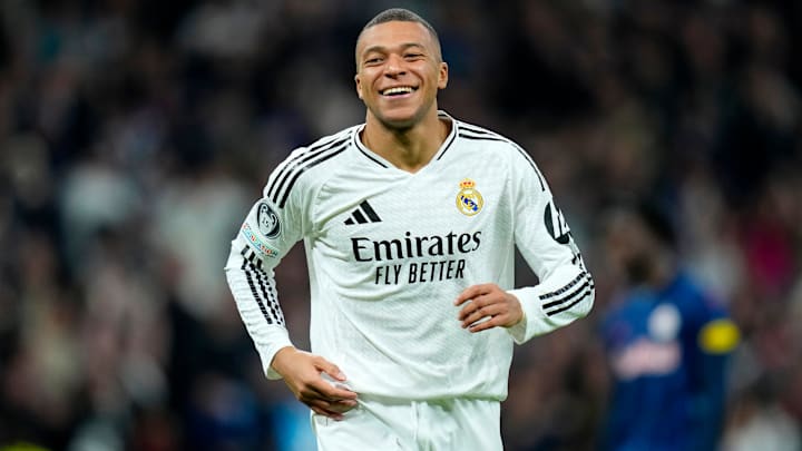 Le Real Madrid aurait pris une grande décision concernant Kylian Mbappé. Le Real Madrid aurait pris une grande décision concernant Kylian Mbappé.