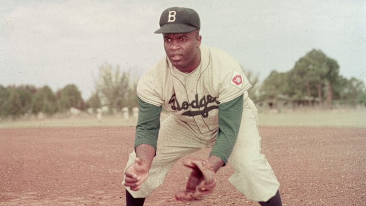 Jackie Robinson fue el primer beisbolista negro que jugó en las Grandes Ligas 