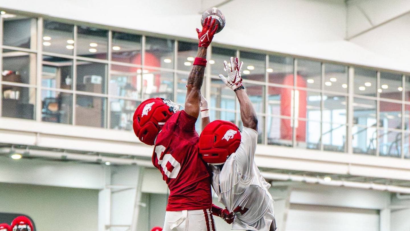 'I Do Everything': Why Khmori House is so Important to Arkansas Defense