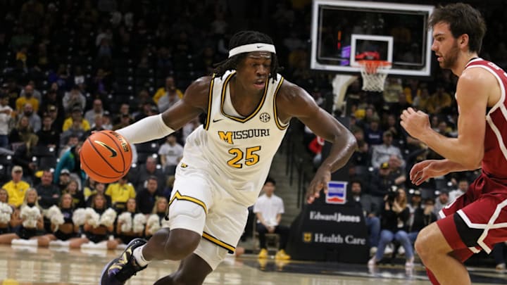 Feb. 12, 2025; Columbia, Missouri, USA; Missouri Tigers forward Mark Mitchell drives to the basket against the Oklahoma Sooners at Mizzou Arena. / Amber Winkler/Missouri On SI / Amber Winkler/Missouri On SI