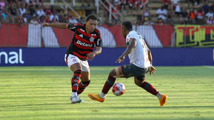 Flamengo estreou com empate diante da Portuguesa-RJ