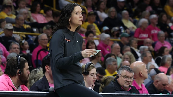 Feb 25, 2024; Iowa City, Iowa, USA; Illinois Fighting Illini head coach Shauna Green watches her team play the Iowa Hawkeyes during the second half at Carver-Hawkeye Arena. Mandatory Credit: Reese Strickland-Imagn Images Feb 25, 2024; Iowa City, Iowa, USA; Illinois Fighting Illini head coach Shauna Green watches her team play the Iowa Hawkeyes during the second half at Carver-Hawkeye Arena. Mandatory Credit: Reese Strickland-Imagn Images