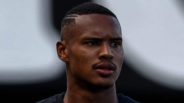 John, reserva imediato de João Paulo, está na mira de clubes da Série A