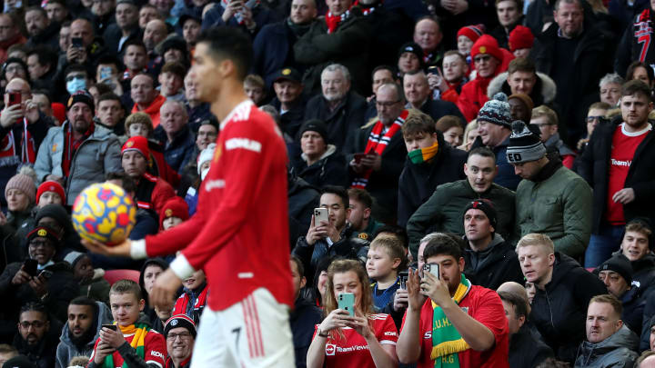 In der Premier League waren volle Stadien früh wieder Alltag