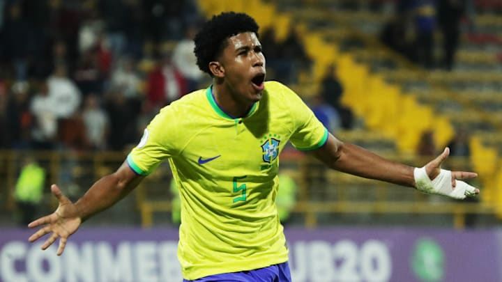 Andrey Santos no Vasco: problema ou solução?