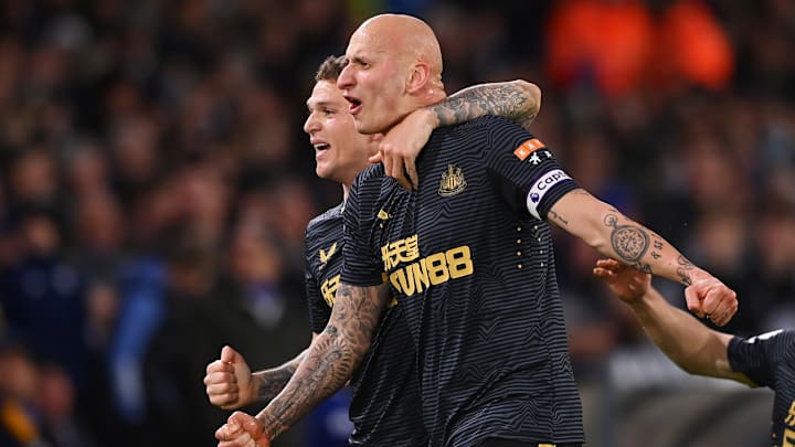 Jonjo Shelvey celebrates his goal