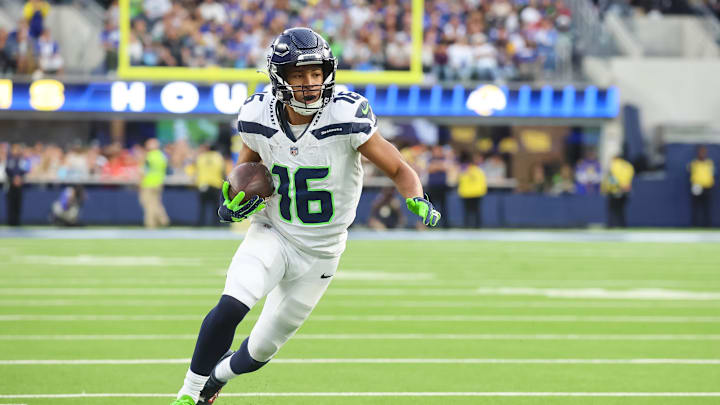 `’Jan 5, 2025; Inglewood, California, USA;  Seattle Seahawks Wide Receiver Tyler Lockett 
(16) runs down the field baseline at SoFi Stadium for the Seattle Seahawks at Los Angeles Rams Week 18 matchup. Mandatory Credit: William Navarro-Imagn Images