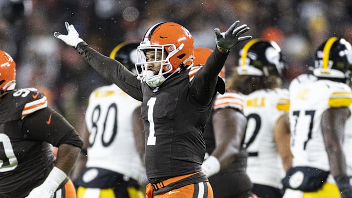 Nov 21, 2024; Cleveland, Ohio, USA; Cleveland Browns safety Juan Thornhill (1) celebrates a missed field goal by the Pittsburgh Steelers during the first quarter at Huntington Bank Field Stadium. Mandatory Credit: Scott Galvin-Imagn Images Nov 21, 2024; Cleveland, Ohio, USA; Cleveland Browns safety Juan Thornhill (1) celebrates a missed field goal by the Pittsburgh Steelers during the first quarter at Huntington Bank Field Stadium. Mandatory Credit: Scott Galvin-Imagn Images