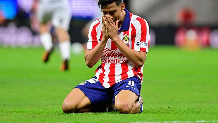 El Querétaro aprovechó una pifia tempranera del Guadalajara para encaminarse a un triunfo de 2-0 en el estadio Akron. El Querétaro aprovechó una pifia tempranera del Guadalajara para encaminarse a un triunfo de 2-0 en el estadio Akron.
