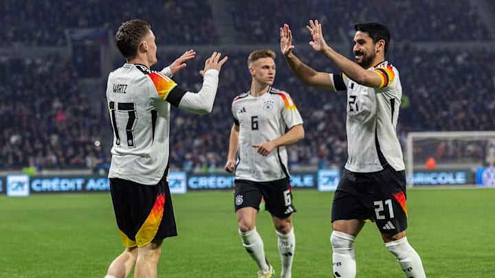 Florian Wirtz und Ilkay Gündogan bejubeln den frühen Treffer zum 1:0 Florian Wirtz und Ilkay Gündogan bejubeln den frühen Treffer zum 1:0