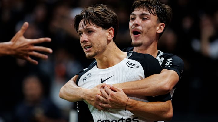 Dorival Jr. avalia mudança e pode sacar Garro do XI inicial do Corinthians 