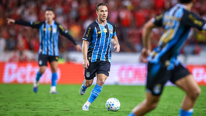 Arthur é um dos capitães do Tricolor Arthur é um dos capitães do Tricolor