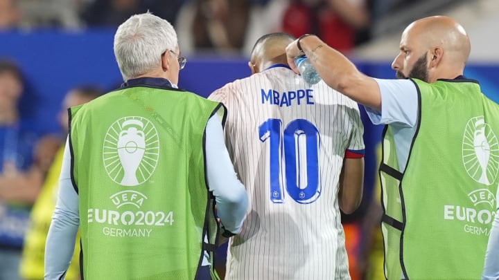 Mbappé se machucou na estreia da seleção francesa na Euro