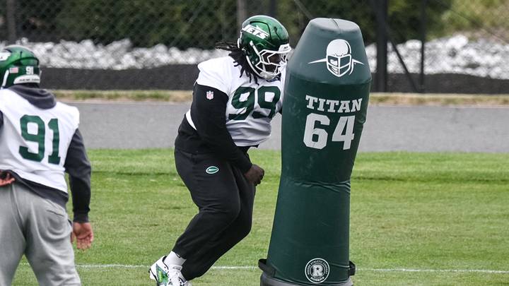 New York Jets defensive lineman T'Vondre Sweat will be rejoining the team after a stint on the NFI list. New York Jets defensive lineman T'Vondre Sweat will be rejoining the team after a stint on the NFI list.