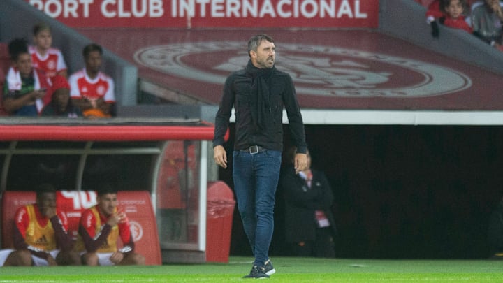 Eduardo Coudet volta a comandar o Inter no Beira-Rio. Eduardo Coudet volta a comandar o Inter no Beira-Rio.