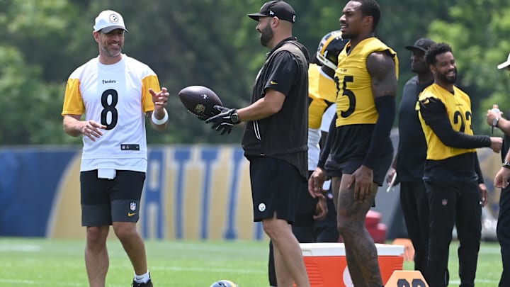Jun 10, 2025; Pittsburgh, PA, USA; Pittsburgh Steelers quarterback Aaron Rodgers (8) gets the ball during minicamp at their South Side facility. Mandatory Credit: Philip G. Pavely-Imagn Images Jun 10, 2025; Pittsburgh, PA, USA; Pittsburgh Steelers quarterback Aaron Rodgers (8) gets the ball during minicamp at their South Side facility. Mandatory Credit: Philip G. Pavely-Imagn Images