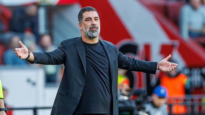 Arda Turan gilt als heißer Kandidat auf den Trainerposten in der Türkei Arda Turan gilt als heißer Kandidat auf den Trainerposten in der Türkei