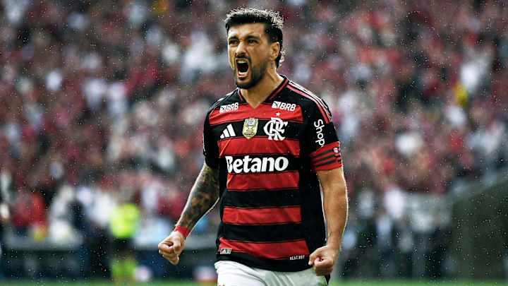 Arrascaeta participou de todos os quatro gols do Mengão no Intercontinental