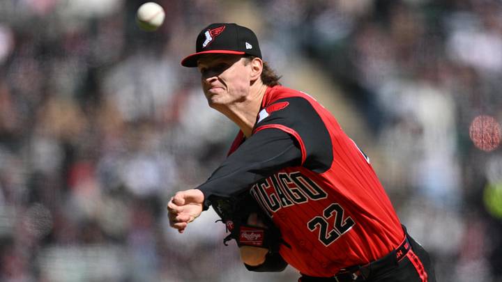 Apr 25, 2026; Chicago, Illinois, USA; Chicago White Sox pitcher Noah Schultz (22) pitches against the Washington Nationals during the first inning at Rate Field. Mandatory Credit: Patrick Gorski-Imagn Images