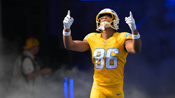 Oct 19, 2025; Inglewood, California, USA; Los Angeles Chargers tight end Oronde Gadsden (86) enters the field before the game against the Indianapolis Colts at SoFi Stadium. Mandatory Credit: Jayne Kamin-Oncea-Imagn Images Oct 19, 2025; Inglewood, California, USA; Los Angeles Chargers tight end Oronde Gadsden (86) enters the field before the game against the Indianapolis Colts at SoFi Stadium. Mandatory Credit: Jayne Kamin-Oncea-Imagn Images