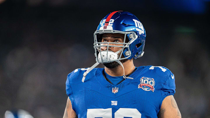 Sep 26, 2024; East Rutherford, NJ, US; New York Giants guard Jermaine Eluemunor (72) warms up during pre-game at MetLife Stadium. Mandatory Credit: Julian Guadalupe-NorthJersey.com