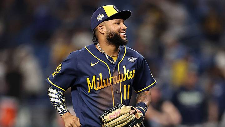 Jackson Chourio conectó cuatro imparables en la victoria de los Cerveceros de Milwaukee por 10-1 sobre los Rays de Tampa Bay en el tercer juego de la Serie Mundial.