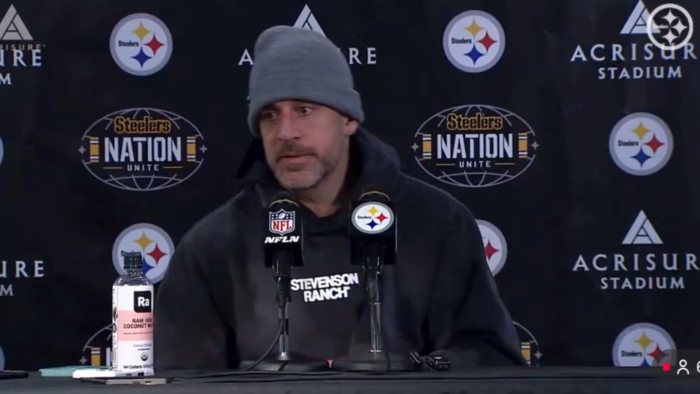 Aaron Rodgers Walked Out of Postgame Press Conference After Cursing at Reporter