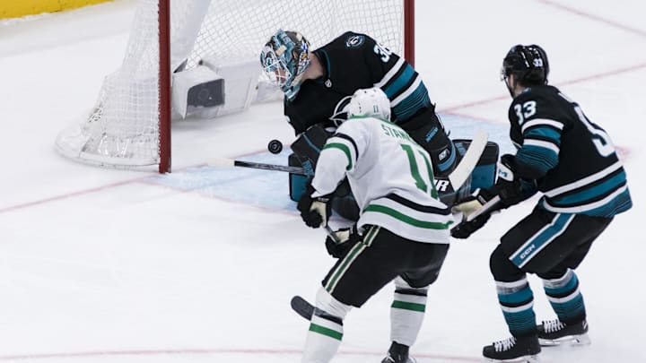 Mar 5, 2024; San Jose, California, USA; Dallas Stars center Logan Stankoven (11) scores on San Jose