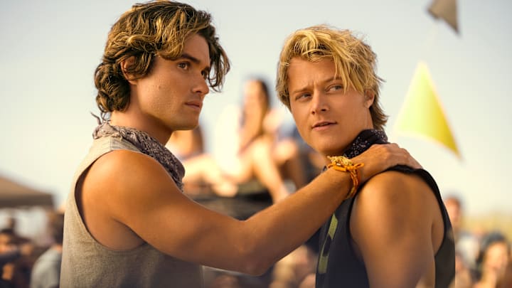 Outer Banks. (L to R) Chase Stokes as John B, Rudy Pankow as JJ in episode 401 of Outer Banks. Cr. Jackson Lee Davis/Netflix © 2024