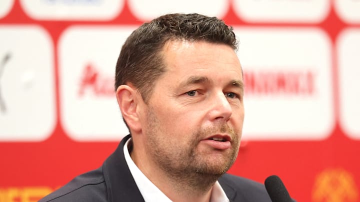 Une recrue à l'approche pour Pierre Sage et le RC Lens ? Une recrue à l'approche pour Pierre Sage et le RC Lens ?