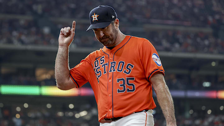 Sep 20, 2024; Houston, Texas, USA; Houston Astros starting pitcher Justin Verlander (35) motions to the crowd while walking to the dugout after a pitching change in the fifth inning against the Los Angeles Angels at Minute Maid Park. Mandatory Credit: Troy Taormina-Imagn Images Sep 20, 2024; Houston, Texas, USA; Houston Astros starting pitcher Justin Verlander (35) motions to the crowd while walking to the dugout after a pitching change in the fifth inning against the Los Angeles Angels at Minute Maid Park. Mandatory Credit: Troy Taormina-Imagn Images