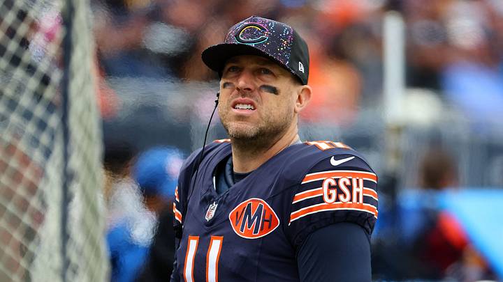 Chicago Bears quarterback Case Keenum (11) looks on