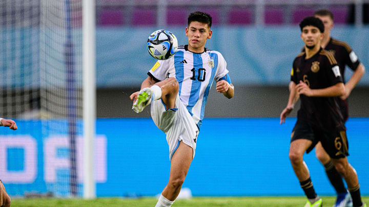 Les trois joueurs, dont Claudio Echeverri ont participé à la Coupe du Monde U17 Les trois joueurs, dont Claudio Echeverri ont participé à la Coupe du Monde U17