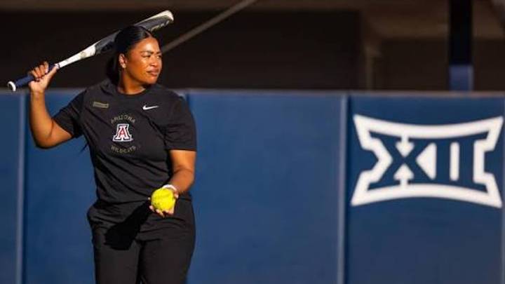 Amber Freeman leaves Arizona softball to join the Longhorns' coaching staff.