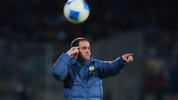 André Jardine, entrenador del club América, pide concentración y no perder de vista el balón. El método Jardine transforma equipos en campeones. En el América lo ha demostrado. André Jardine, entrenador del club América, pide concentración y no perder de vista el balón. El método Jardine transforma equipos en campeones. En el América lo ha demostrado.