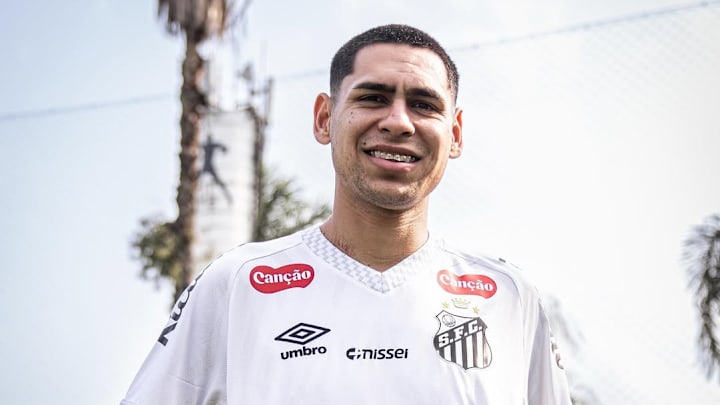 Caballero é o terceiro reforço do Santos neste meio de ano