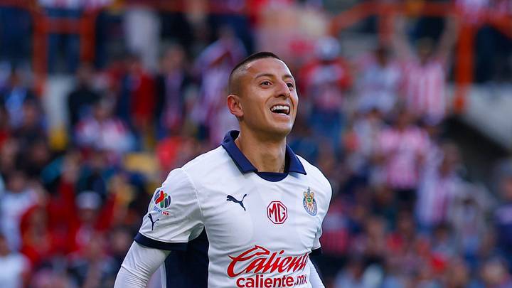 Cruz Azul considera el fichaje de Roberto Alvarado