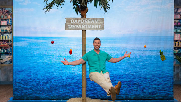 Jesse Palmer introduces the Pre-Heat Challenge, Floating Island dessert
