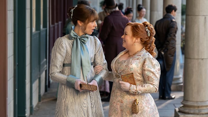 (L to R) Claudia Jessie as Eloise Bridgerton, Nicola Coughlan as Penelope Featherington in episode 404 of Bridgerton
