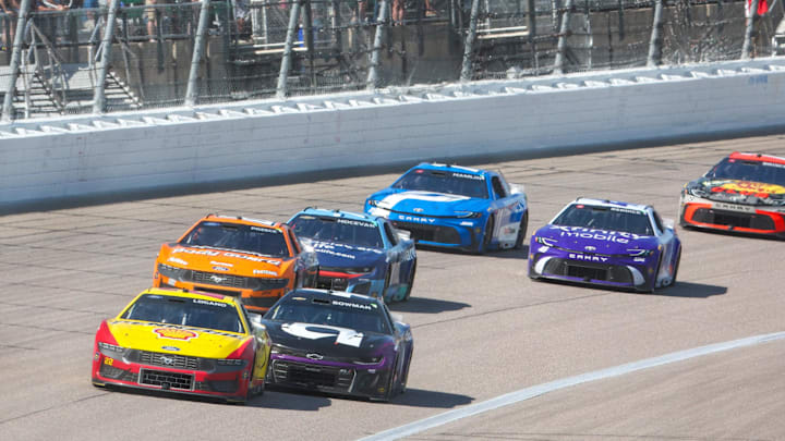 Kansas Speedway, NASCAR