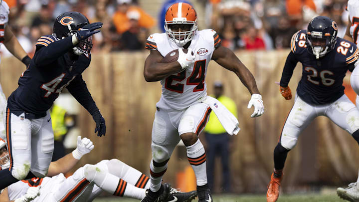 Nick Chubb tears through the Bears defense in 2021. Coming back from an ACL tear late in his career is entirely uncommon.