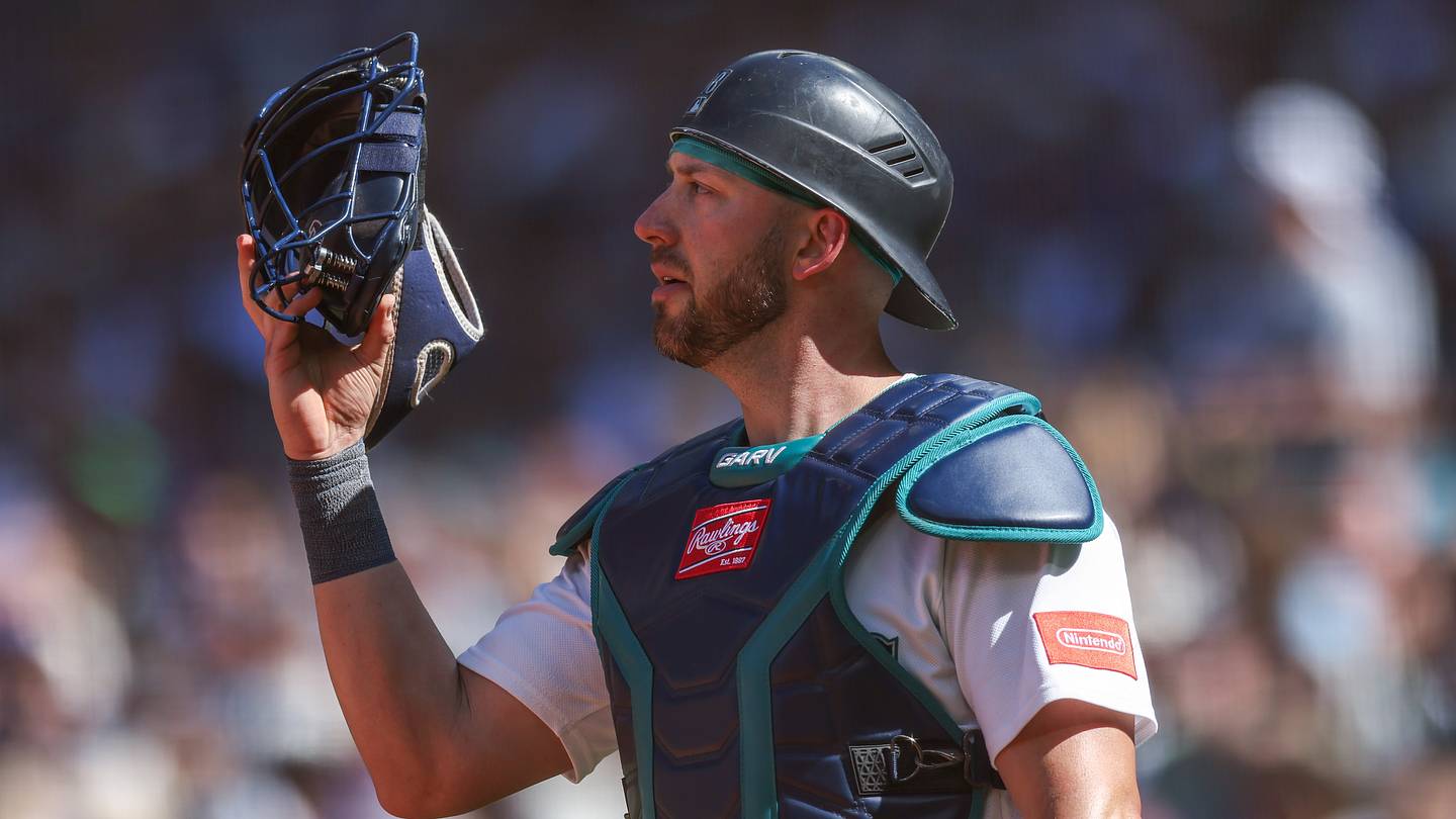 Yankees' last-ditch backup catcher option for Austin Wells retires to start offseason with a bang