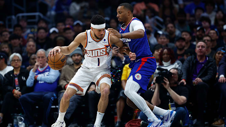 Phoenix Suns v Los Angeles Clippers
