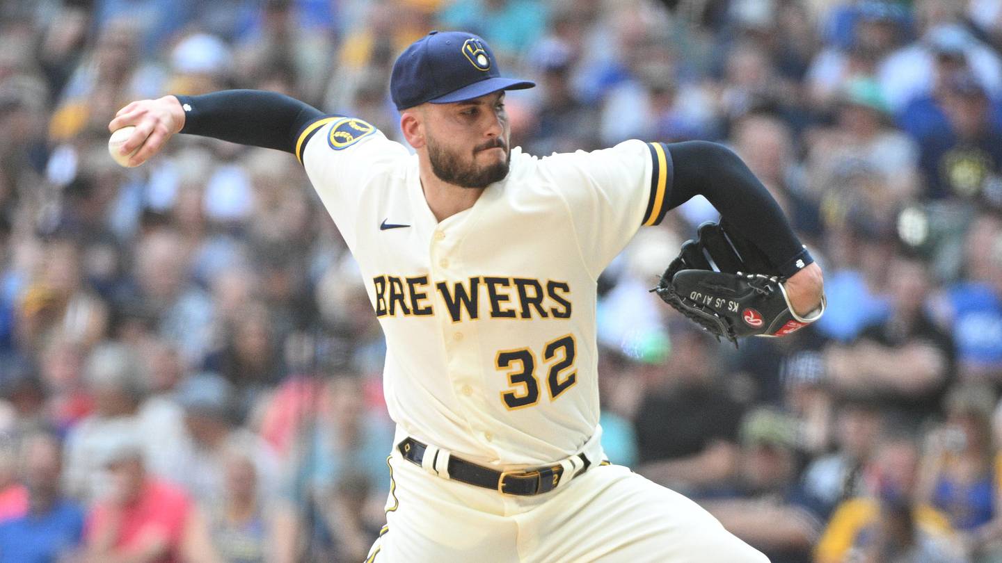 Brewers Lose Veteran Arm to Yankees After Choosing Free Agency