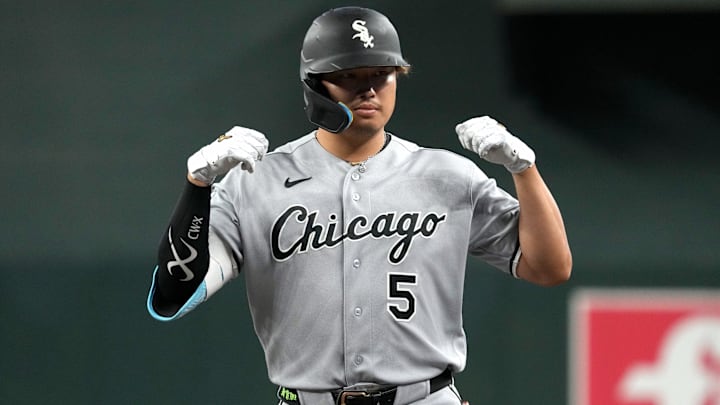 Apr 23, 2026; Phoenix, Arizona, USA; Chicago White Sox third baseman Munetaka Murakami (5) hits a single against the Arizona Diamondbacks in the third inning at Chase Field. Mandatory Credit: Rick Scuteri-Imagn Images