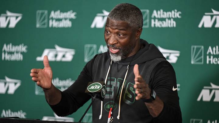 New York Jets head coach Aaron Glenn decided earlier this week to play his starters in the team's first preseason game on Friday night. New York Jets head coach Aaron Glenn decided earlier this week to play his starters in the team's first preseason game on Friday night.