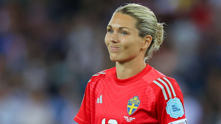 Jennifer Falk est la gardienne de la Suède.