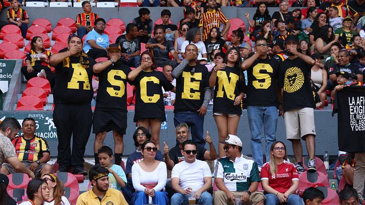 Aficionados de Leones Negros protestan por el regreso del ascenso