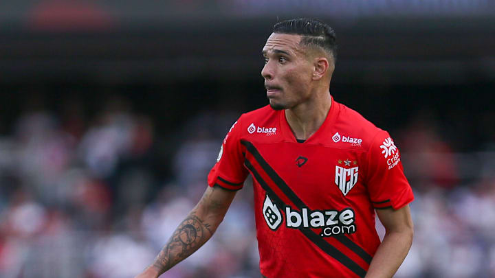 Luiz Fernando fez dois gols na última rodada do Brasileirão Luiz Fernando fez dois gols na última rodada do Brasileirão